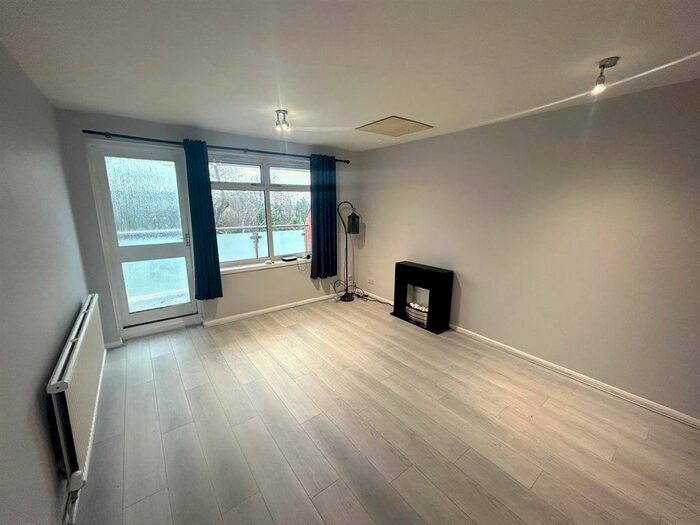 1 Bedroom Flat To Rent In Bronllys Place, Croesyceiliog, Cwmbran, NP44