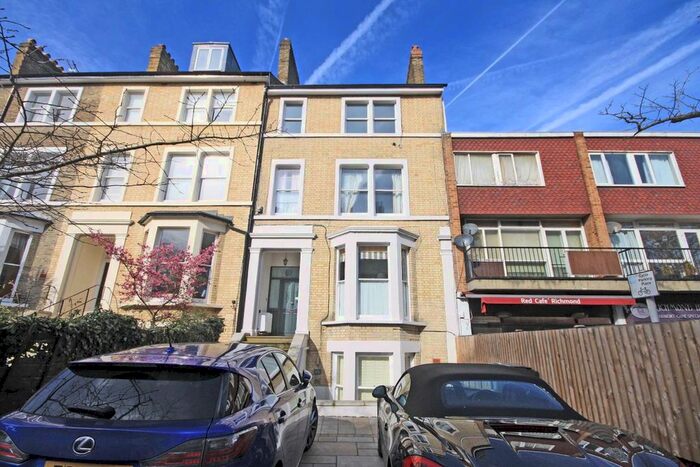 1 Bedroom Flat To Rent In Friars Stile Road, Richmond, TW10