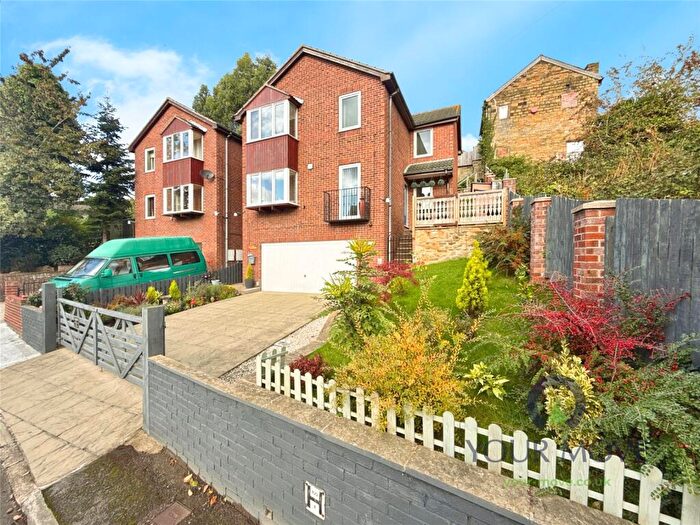 3 Bedroom Detached House For Sale In Grove Street, Worsbrough, Barnsley, South Yorkshire, S70