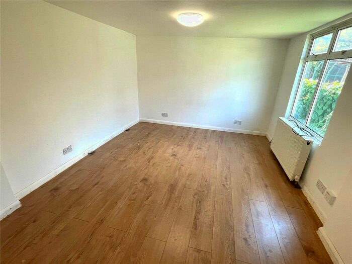 1 Bedroom Studio To Rent In Clitterhouse Road, London, NW2