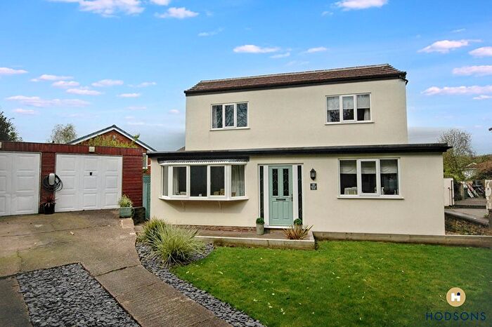 3 Bedroom Detached House For Sale In School Lane, Wrenthorpe, Wakefield, WF2