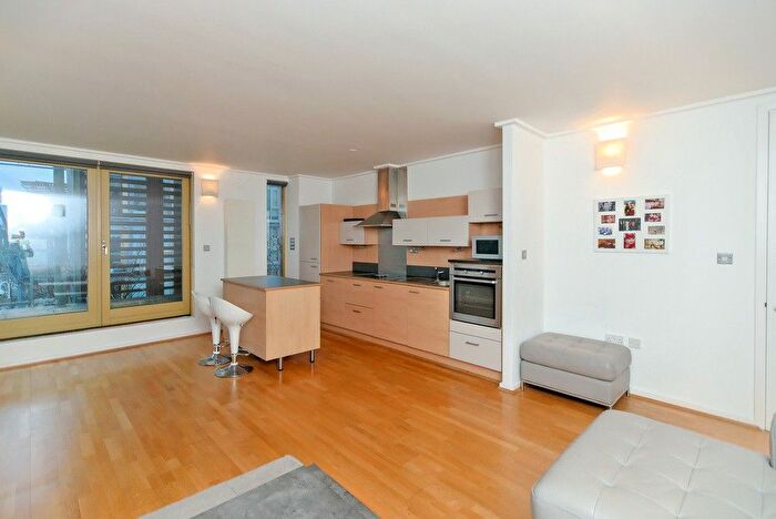 2 Bedroom Flat To Rent In Kilby Court, Child Lane, Greenwich, London, SE10