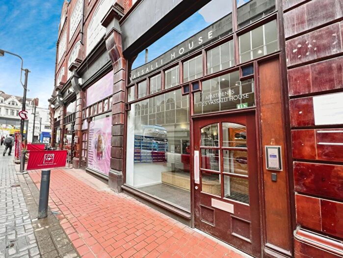 1 Bedroom Flat To Rent In Central Road, Leeds, West Yorkshire, LS1