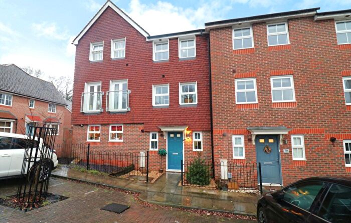 3 Bedroom Town House For Sale In Mescott Meadows, Hedge End, SO30
