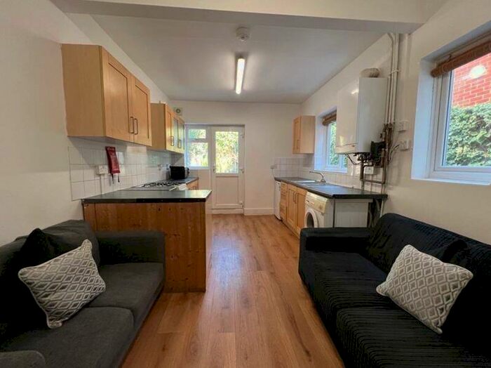 5 Bedroom Terraced House To Rent In Brading Road, Brighton, BN2