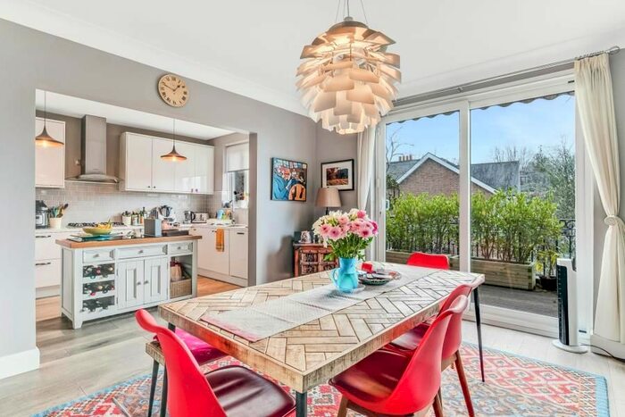 3 Bedroom Maisonette To Rent In Talbot Road, Highgate Village, N6