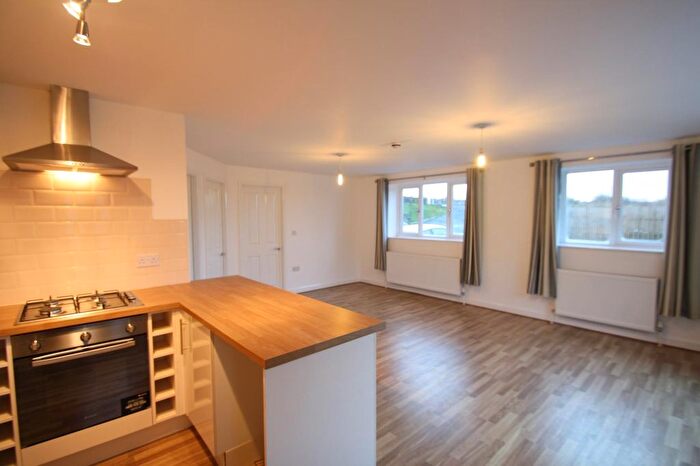 2 Bedroom Flat To Rent In Elland Road, Churwell, Morley, Leeds, LS27