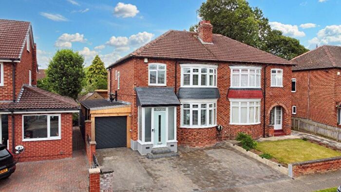 3 Bedroom Semi-Detached House For Sale In Teesdale Avenue, Darlington, DL3