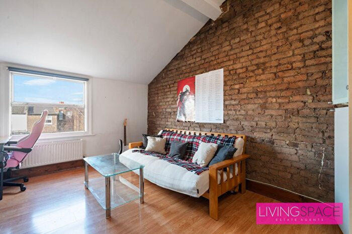 1 Bedroom Flat For Sale In Kimberly Gardens, London, N4