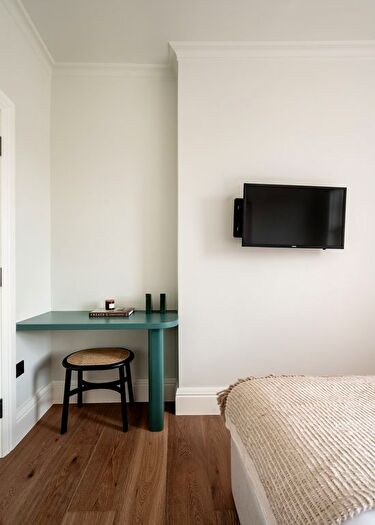 2 Bedroom Flat To Rent In Arundel Mansions, Kelvedon Road, London, SW6
