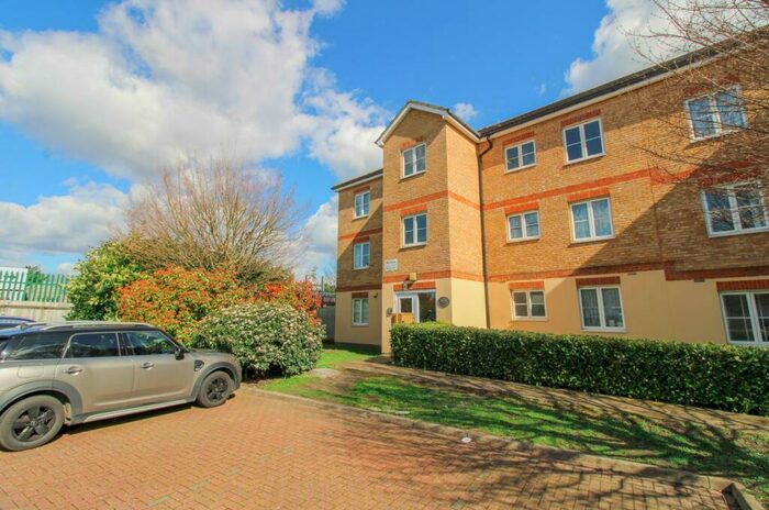 2 Bedroom Apartment To Rent In East India Way, Croydon, CR0