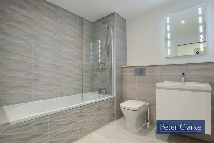 1 Bedroom Apartment For Sale In Brandon Place, Brandon Parade, Leamington Spa, CV32