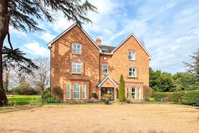 2 Bedroom Apartment For Sale In Ascot Road, Holyport, Maidenhead, SL6