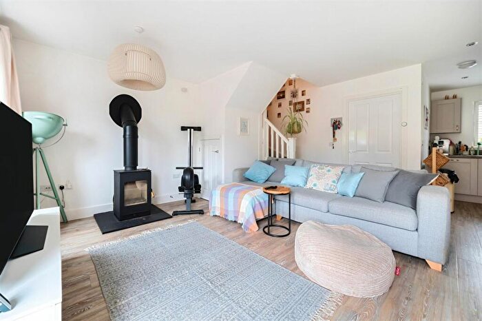 2 Bedroom Semi-Detached House For Sale In Deerleap Lane, Rowland's Castle, PO9