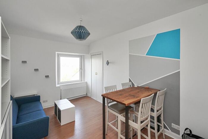 1 Bedroom Flat To Rent In South Lorne Place, Leith Walk, Edinburgh, EH6