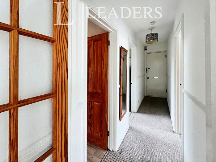 2 Bedroom Apartment To Rent In Lyndhurst Cort, Hove, BN3