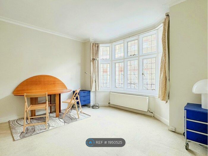 Studio To Rent In Queen Square, London, WC1N