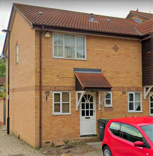 2 Bedroom Property To Rent In Britton Close, London, SE6