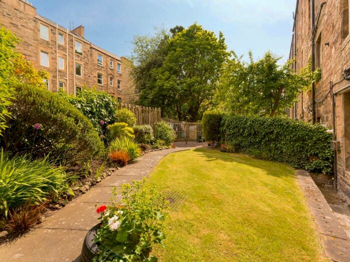 1 Bedroom Flat To Rent In Bryson Road, Polwarth, Edinburgh, EH11