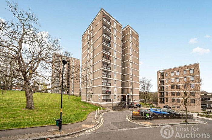 2 Bedroom Apartment For Sale In Rye Hill Park, London, SE15