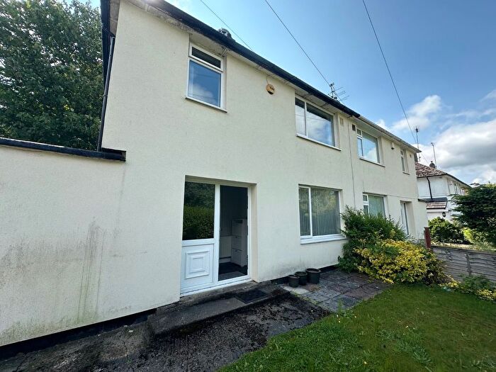 3 Bedroom Semi-Detached House To Rent In Scotland Wood Road, Leeds, West Yorkshire, LS17