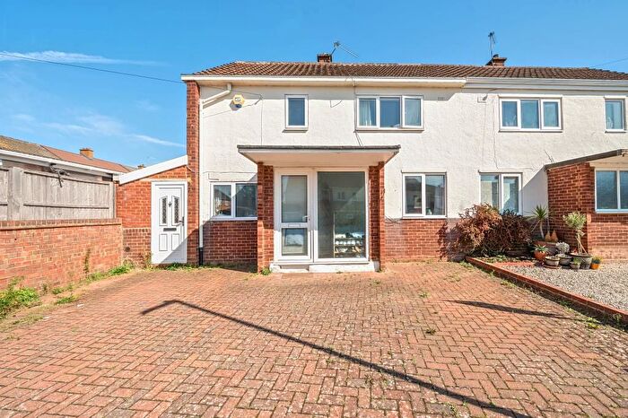 3 Bedroom Semi-Detached House For Sale In Maidenhead, Berkshire, SL6