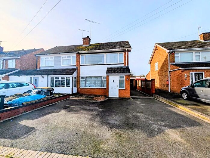 3 Bedroom Semi-Detached House For Sale In Radnor Drive, Nuneaton, CV10