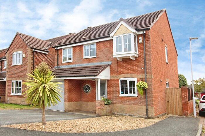 4 Bedroom Detached House For Sale In Mead Road, Leeds, LS15
