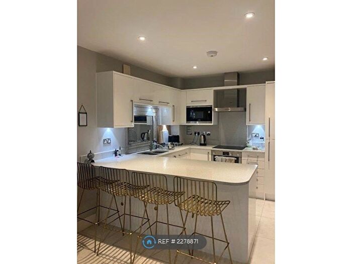 1 Bedroom Flat To Rent In Hartfield Road, London, SW19