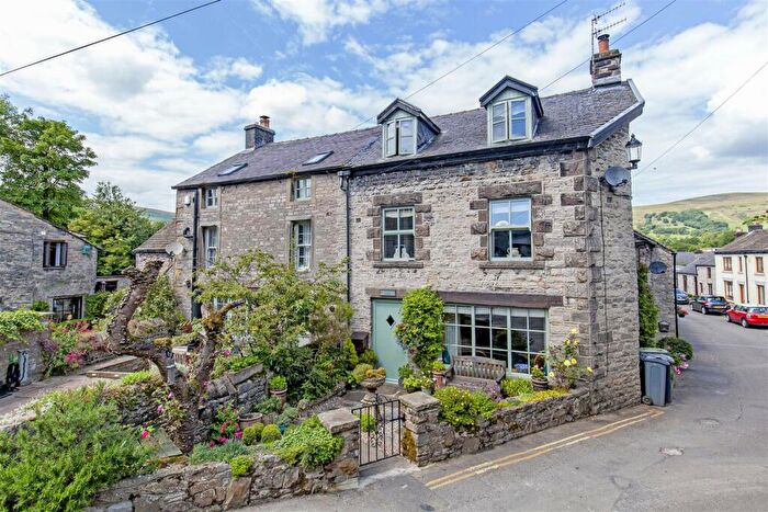 5 Bedroom Cottage For Sale In Millbridge House & Cottage, Hope Valley, S33