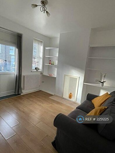 1 Bedroom Flat To Rent In Bridlington House, London, SW11