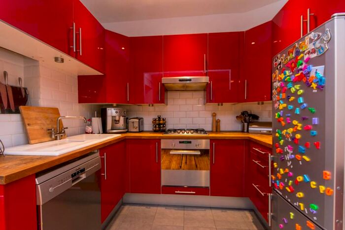 3 Bedroom Terraced House To Rent In Dewsbury Road, Dollis Hill, London, NW10