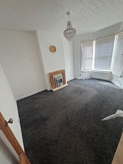 3 Bedroom Semi-Detached House To Rent In Russell Street, Luton, LU1