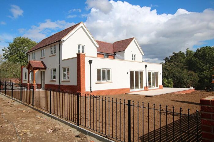 4 Bedroom Detached House For Sale In The Causeway, Dunmow, CM6