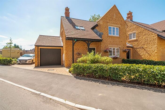 2 Bedroom Link Detached House For Sale In Great Field Lane, Stoke-Sub-Hamdon, TA14