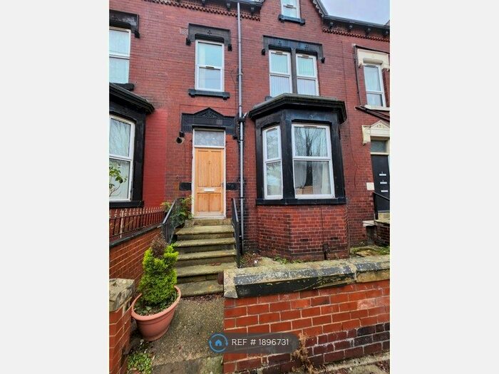 5 Bedroom Terraced House To Rent In Brentwood Grove, Leeds, LS12