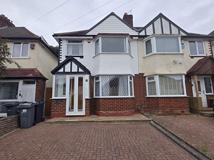 3 Bedroom Semi-Detached House To Rent In Strathdene Road, Selly Oak, Birmingham, B29