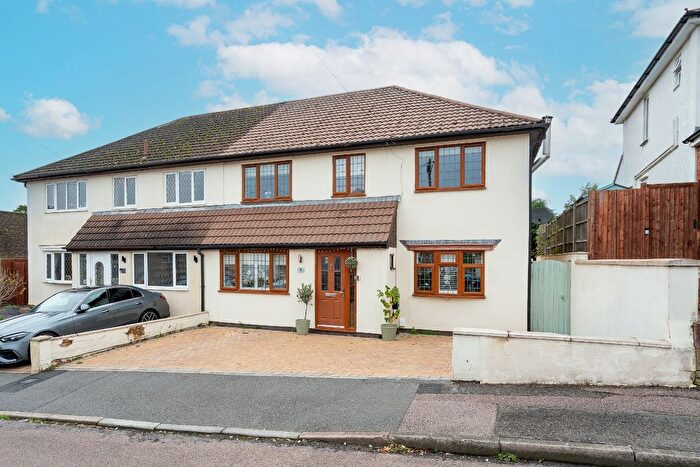 4 Bedroom Semi-Detached House To Rent In Seaton Road, Hemel Hempstead, Hertfordshire, HP3