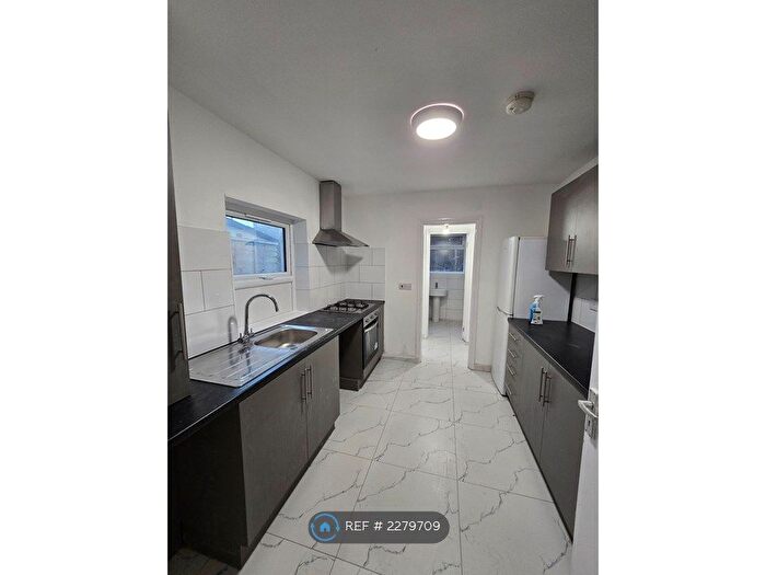 4 Bedroom Terraced House To Rent In Angle Road, Grays, RM20