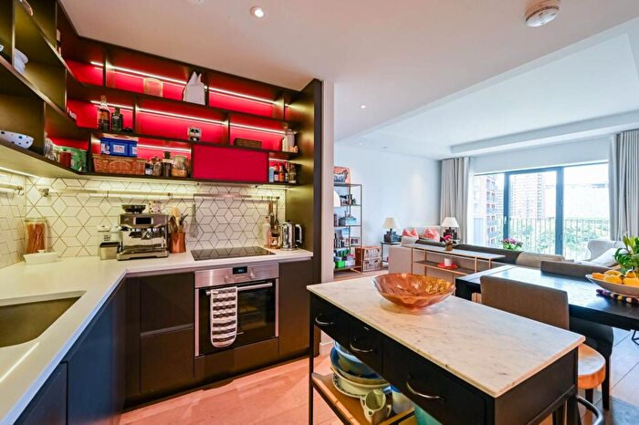 2 Bedroom Flat For Sale In Globe House, Docklands, London, E14