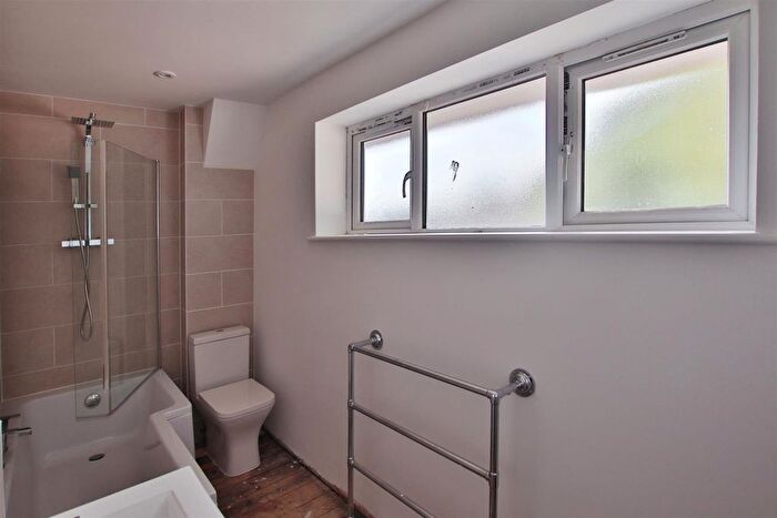 3 Bedroom Terraced House For Sale In Wykeham Field, Wickham, Fareham, PO17