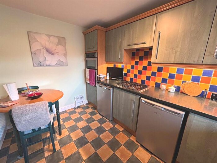 3 Bedroom End Of Terrace House For Sale In Hawksworth Close, Leek, ST13