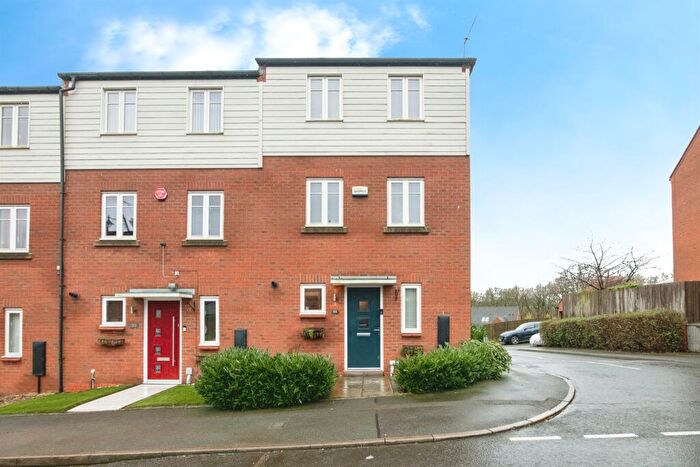 3 Bedroom End Of Terrace House For Sale In Horseshoe Crescent, Great Barr, Birmingham, B43
