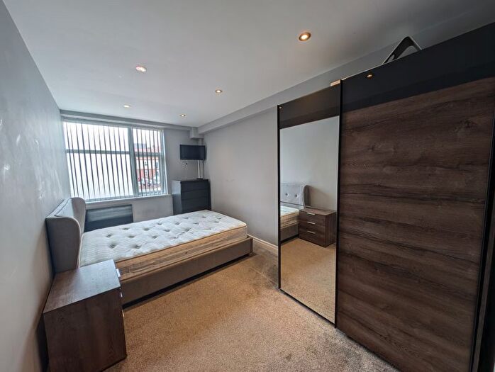 2 Bedroom Flat To Rent In Haydon House, Studley Warwickshire., B80