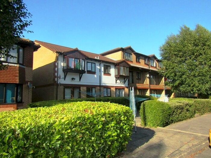 1 Bedroom Apartment To Rent In Portsmouth Road, Sholing, SO19