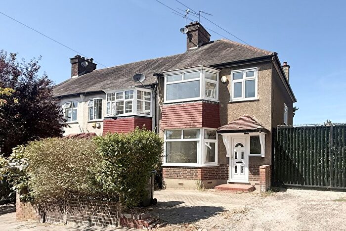 3 Bedroom End Of Terrace House For Sale In Spa Close, South Norwood, SE25