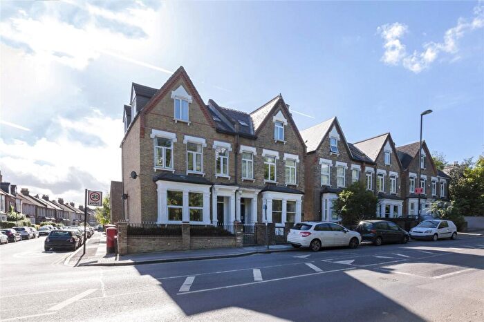1 Bedroom Garage / Parking To Rent In Honor Oak Park, London, SE23