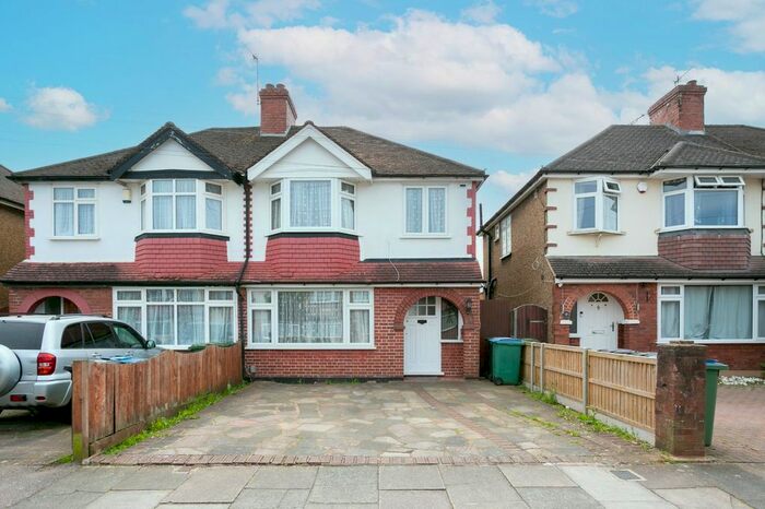 3 Bedroom Semi-Detached House To Rent In Kingswood Road, Watford, Hertfordshire, WD25