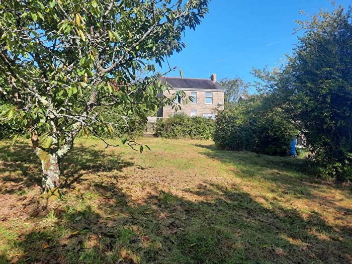 3 Bedroom Detached House For Sale In Heol Brynhaul, Llanelli, SA15