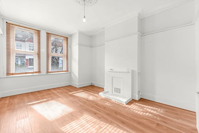 2 Bedroom Maisonette To Rent In Oakmead Road, London, SW12